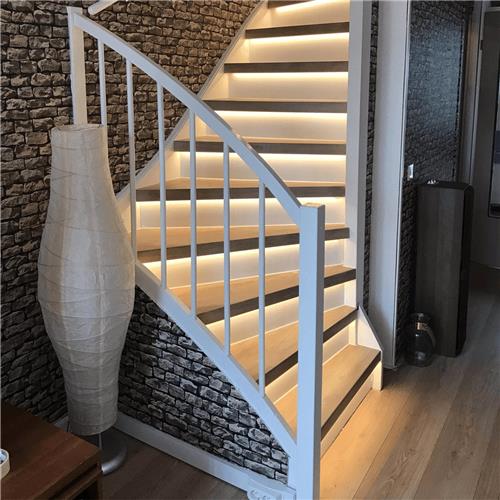 Luxe trapverlichting led bewegingssensor set - Led strips 130 cm met warm wit licht - Set voor max. 16 treden